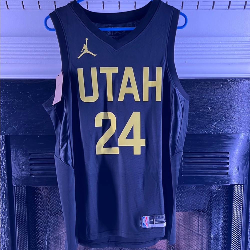 Utah Jazz Walker Kessler Basketball Jersey Black Yellow Size Small 40
